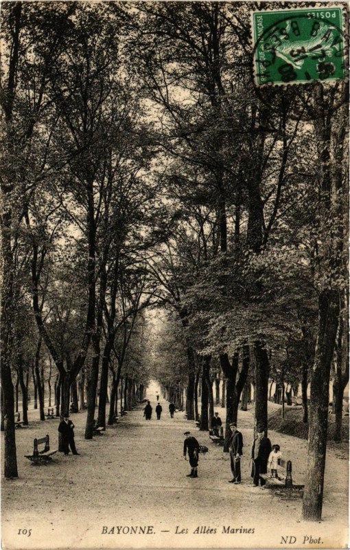 Carte postale ancienne Bayonne Les Allées Marines à Bayonne