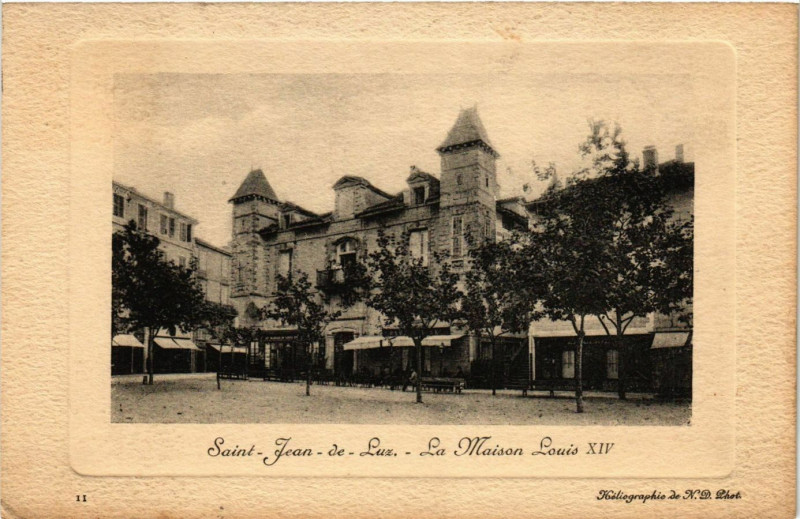 Carte postale ancienne Saint-Jean-de-Luz - La Maison Louis Xiv à Saint-Jean-de-Luz