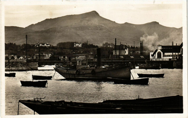 Carte postale ancienne Saint-Jean-de-Luz - La Nivelle et la Rhune à Saint-Jean-de-Luz