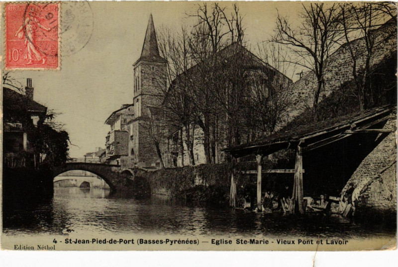 Carte postale ancienne Saint-Jean-Pied-de-Port - Eglise Sainte-Marie à Saint-Jean-Pied-de-Port