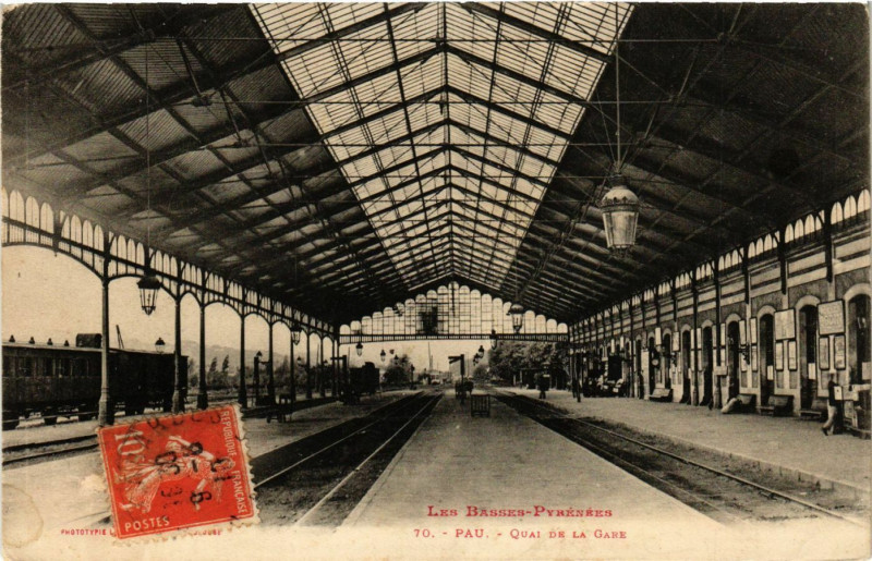 Carte postale ancienne Pau - Quai de la Gare à Pau