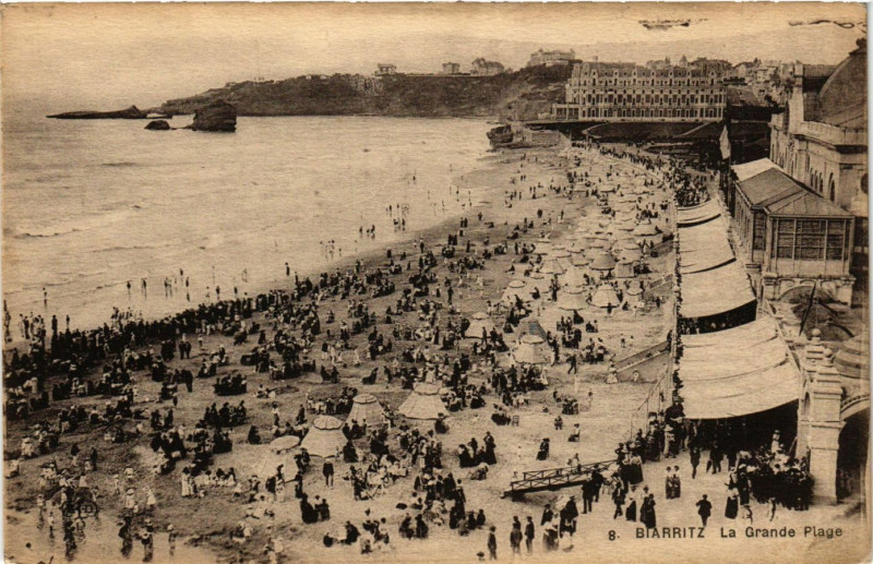 Carte postale ancienne Biarritz - La Grande Plage à Biarritz