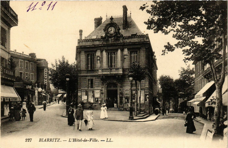 Carte postale ancienne Biarritz - L'Hotel de Ville à Biarritz