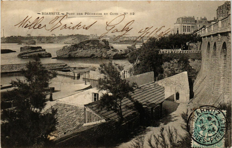 Carte postale ancienne Biarritz - Port des Pecheurs à Biarritz