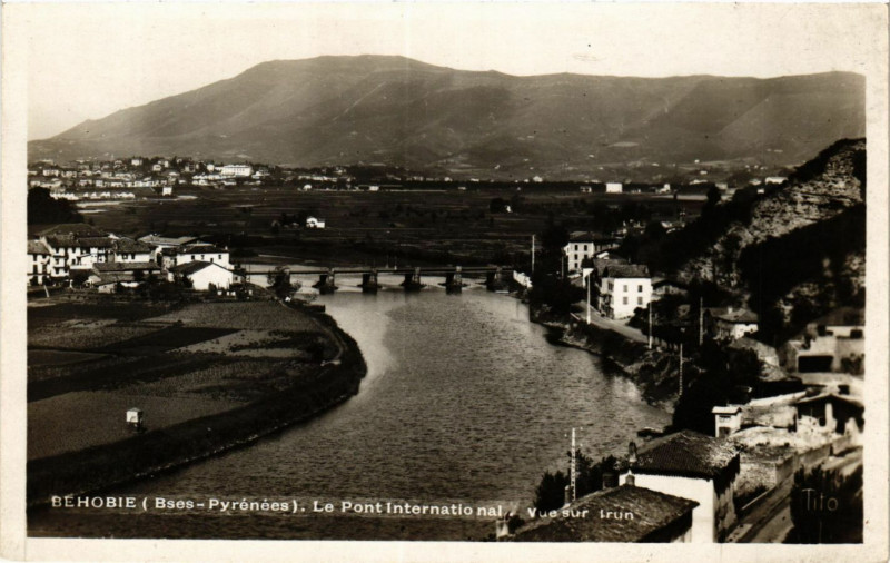 Carte postale ancienne Behobie Le Pont International