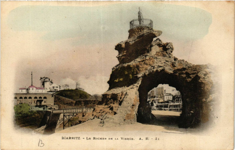 Carte postale ancienne Biarritz Le Rocher de la Vierge à Biarritz