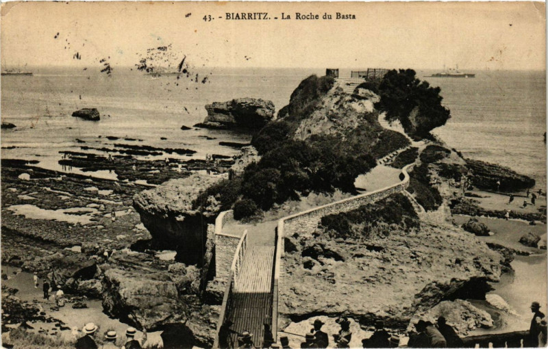 Carte postale ancienne Biarritz La Rocher du Basta à Biarritz