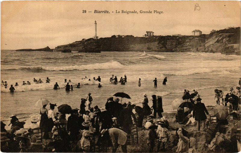 Carte postale ancienne Biarritz La Baignade-Grande Plage à Biarritz