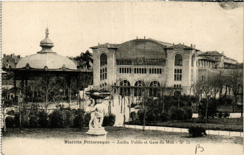 Carte postale ancienne Biarritz Jardin Public et Gare du Midi à Biarritz