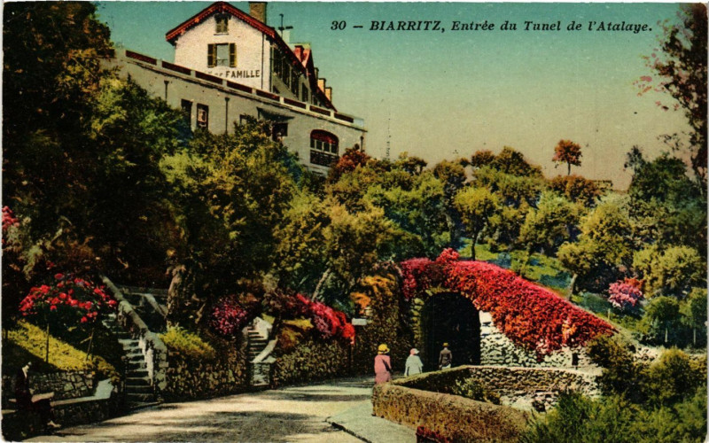 Carte postale ancienne Biarritz Entrée du Tunel de l'Atalaye à Biarritz