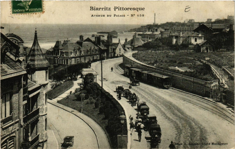 Carte postale ancienne Biarritz Avenue du Palais à Biarritz