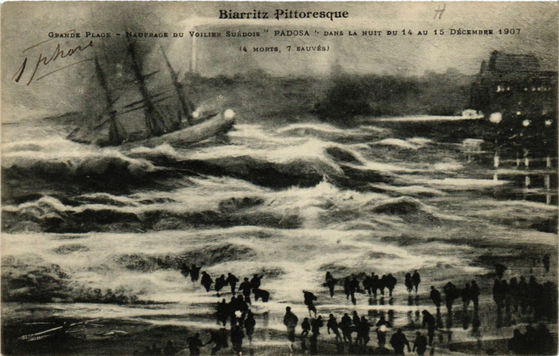 Carte postale ancienne Biarritz Grande Plage-Naufrage du voilier suedois Padosa à Biarritz