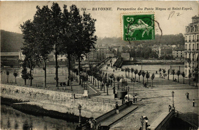Carte postale ancienne Bayonne Perspective des Ponts Mayou et Saint-Esprit à Bayonne