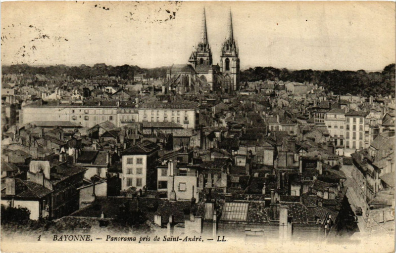 Carte postale ancienne Bayonne Panorama prise de Saint-Andre à Bayonne
