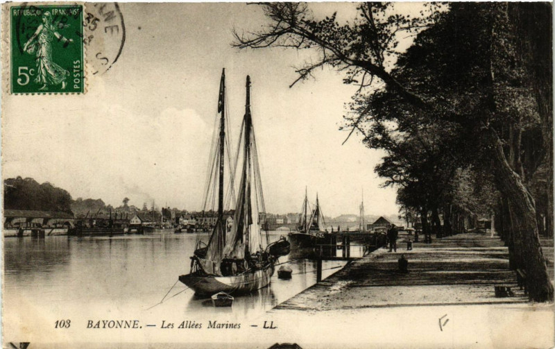 Carte postale ancienne Bayonne Les Allées Marines à Bayonne
