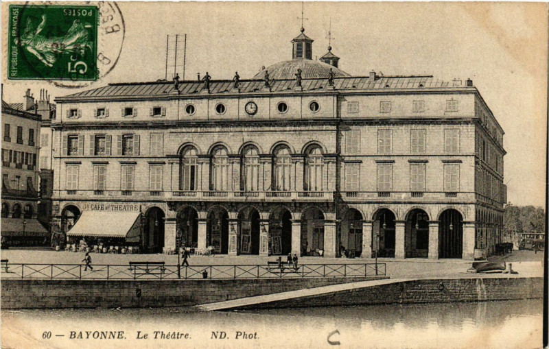 Carte postale ancienne Bayonne Le Theatre à Bayonne