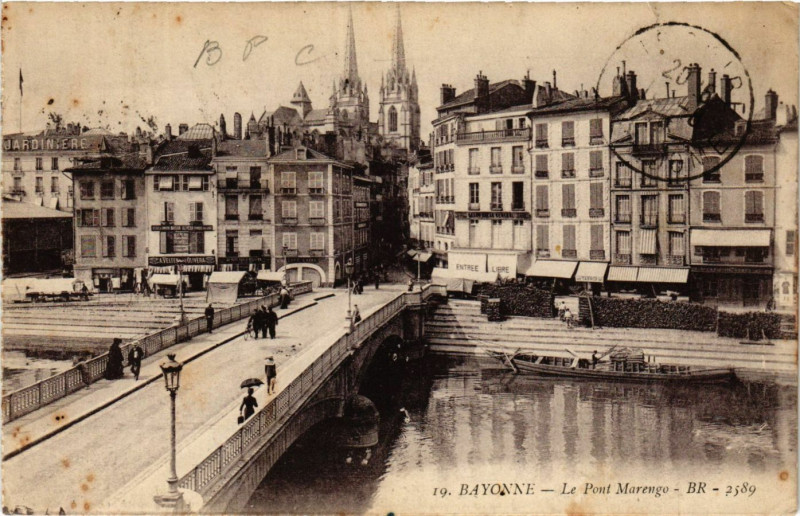 Carte postale ancienne Bayonne Le Pont Marengo à Bayonne