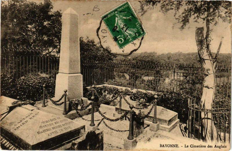 Carte postale ancienne Bayonne Le Cimetiere des Anglais à Bayonne