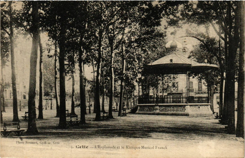 Carte postale ancienne Cette - L'Esplande et le Kiosque