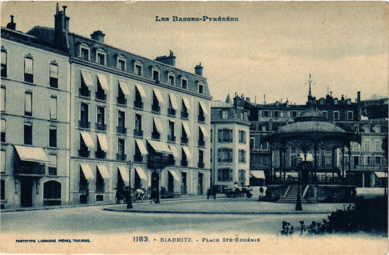 Carte postale ancienne Biarritz - Place Sainte-Eugene à Biarritz