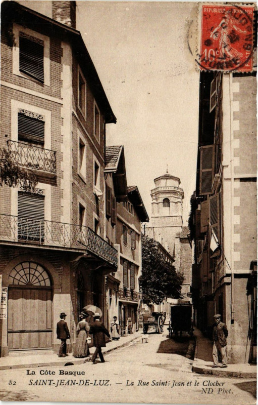 Carte postale ancienne Saint-Jean-de-Luz - La Rue Saint-Jean à Saint-Jean-de-Luz