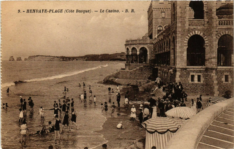 Carte postale ancienne Hendaye-Plage - Le Casino à Hendaye