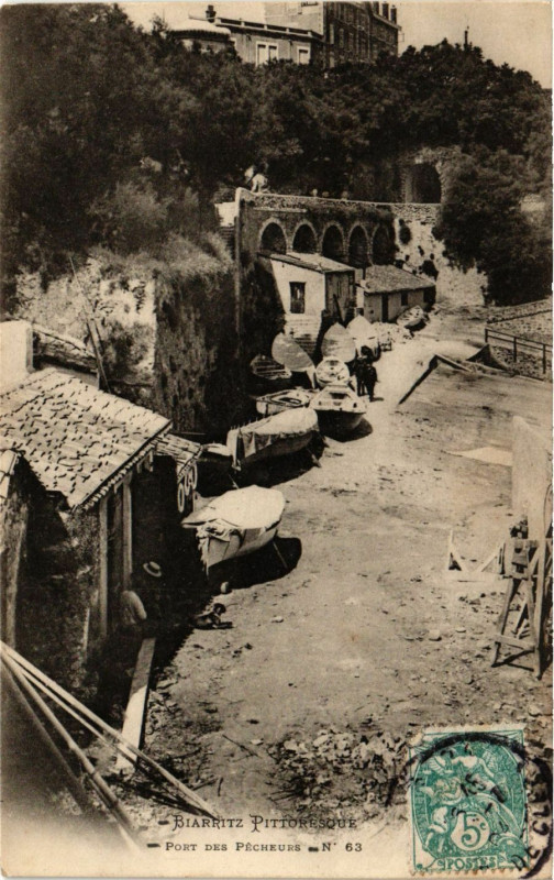 Carte postale ancienne Biarritz - Port des Pecheurs à Biarritz