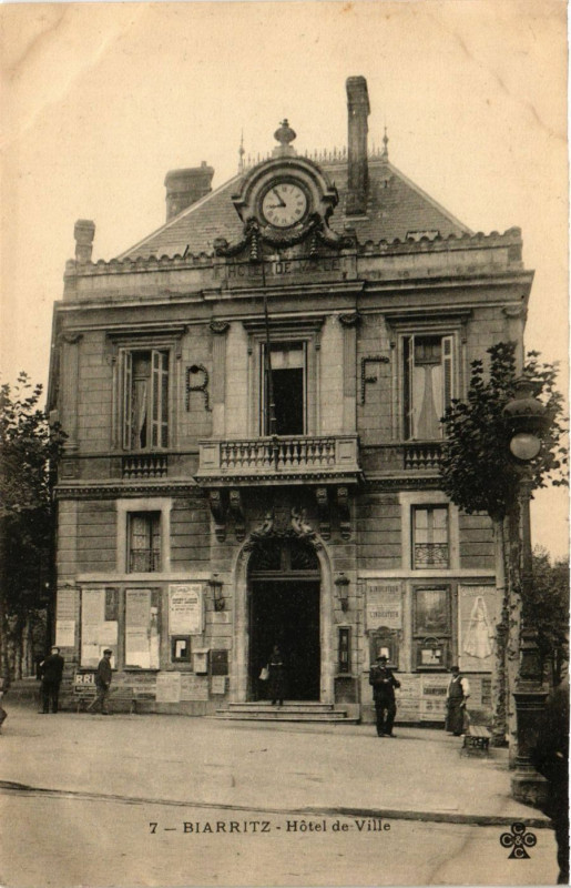 Carte postale ancienne Biarritz - Hotel de Ville à Biarritz