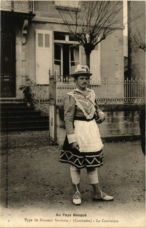 Carte postale ancienne Au Pays Basque - Type de Danseur Souletin - La Cantiniere