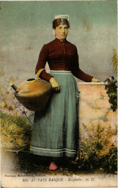 Carte postale ancienne Au Pays Basque - Basquaise