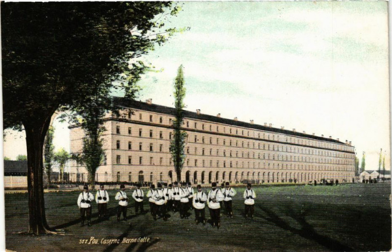 Carte postale ancienne Ed. Aqua 377 Pau Caserne Bernadotte à Pau