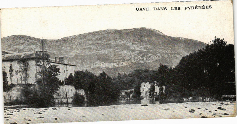 Carte postale ancienne Gave dans les Pyrenées