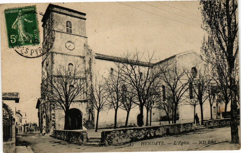 Carte postale ancienne Hendaye - L'Eglise à Hendaye
