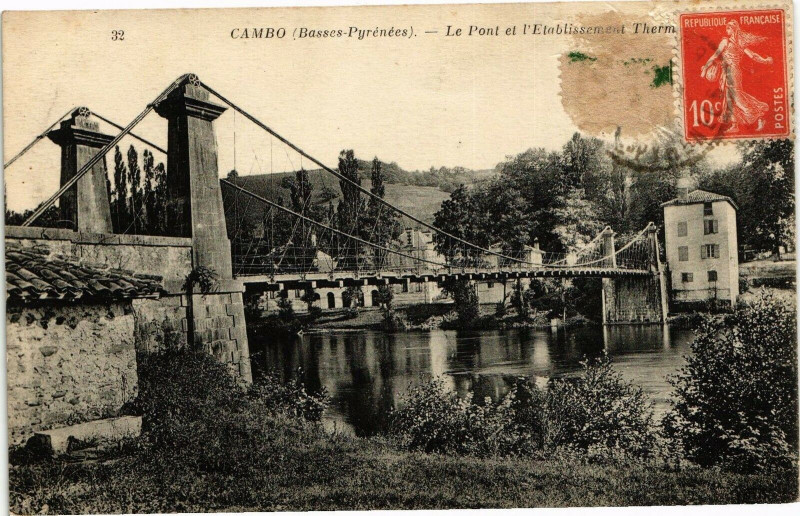 Carte postale ancienne Cambo - Le Pont et l'Etabl. THERMal