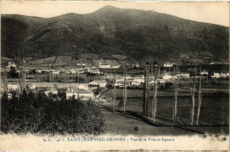 Carte postale ancienne Saint-Jean-Pied-de-Port - Vue de la Ville et Ispoure à Saint-Jean-Pied-de-Port