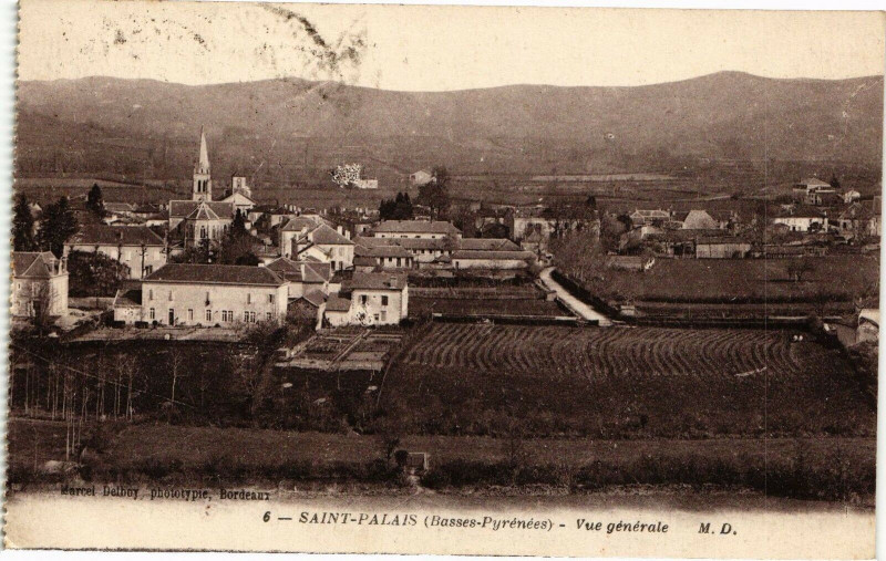 Carte postale ancienne Saint-Palais - Vue générale à Saint-Palais
