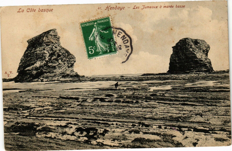 Carte postale ancienne Hendaye - Les Jumeaux a marée basse à Hendaye
