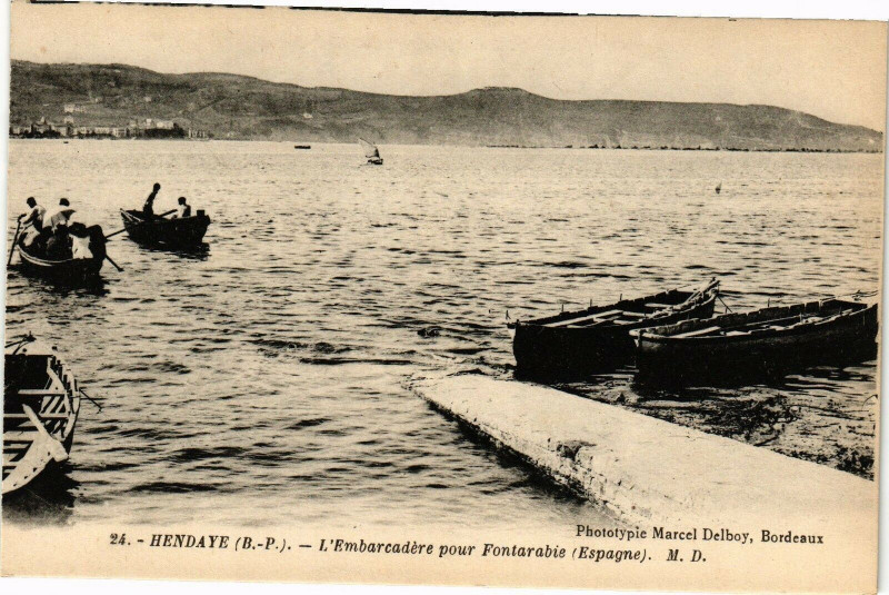 Carte postale ancienne Hendaye - L'Embarcadere pour Fontarabie à Hendaye