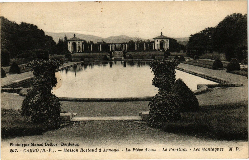 Carte postale ancienne Cambo - Maison Rostand a Arnaga - La Piece d'eau - Le Pavillon