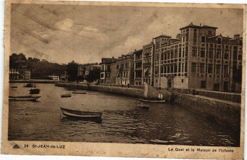 Carte postale ancienne Saint-Jean-de-Luz - Le Qual et la Maison de l'Infante à Saint-Jean-de-Luz