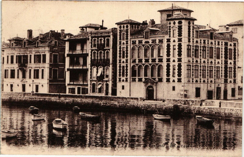 Carte postale ancienne Saint-Jean-de-Luz - Le Maison de l'Infante à Saint-Jean-de-Luz