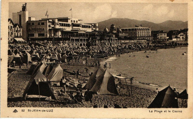 Carte postale ancienne Saint-Jean-de-Luz - La Plage et le Casino à Saint-Jean-de-Luz
