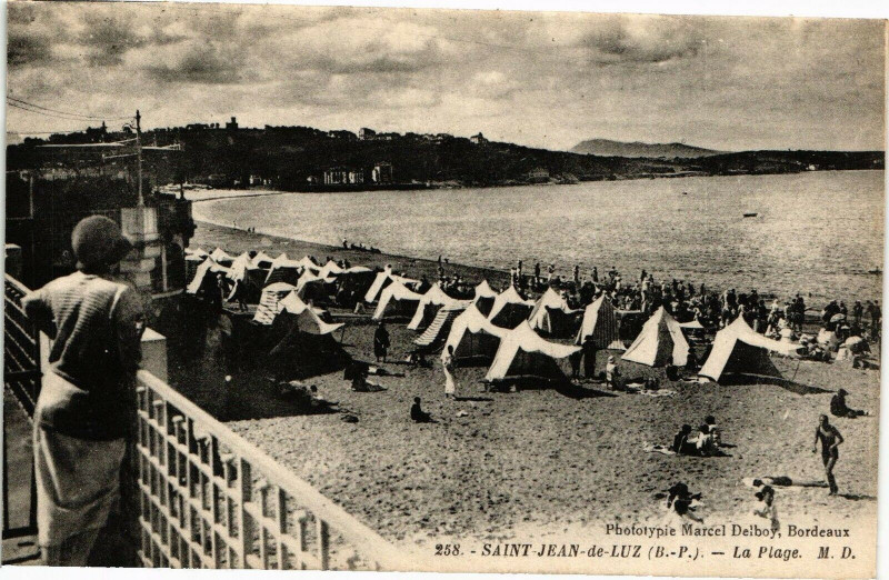 Carte postale ancienne Saint-Jean-de-Luz - La Plage à Saint-Jean-de-Luz