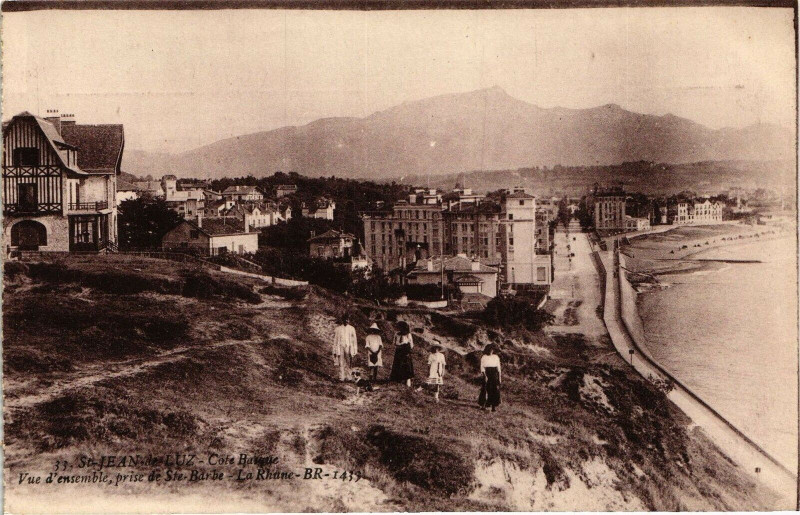Carte postale ancienne Saint-Jean-de-Luz - Vue d'ensemble prise de Sainte-Barbe - La Rhune à Saint-Jean-de-Luz