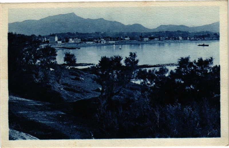 Carte postale ancienne Saint-Jean-de-Luz - Panorama de la Plage à Saint-Jean-de-Luz