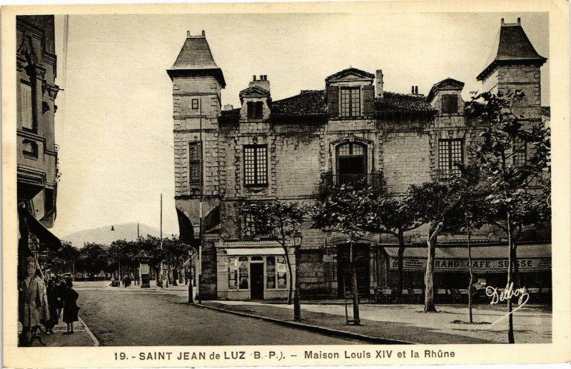 Carte postale ancienne Saint-Jean-de-Luz - Maison Louis Xiv et la Rhune à Saint-Jean-de-Luz