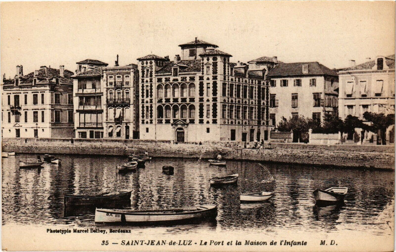 Carte postale ancienne Saint-Jean-de-Luz - Le Port et la Maison de l'Infante à Saint-Jean-de-Luz