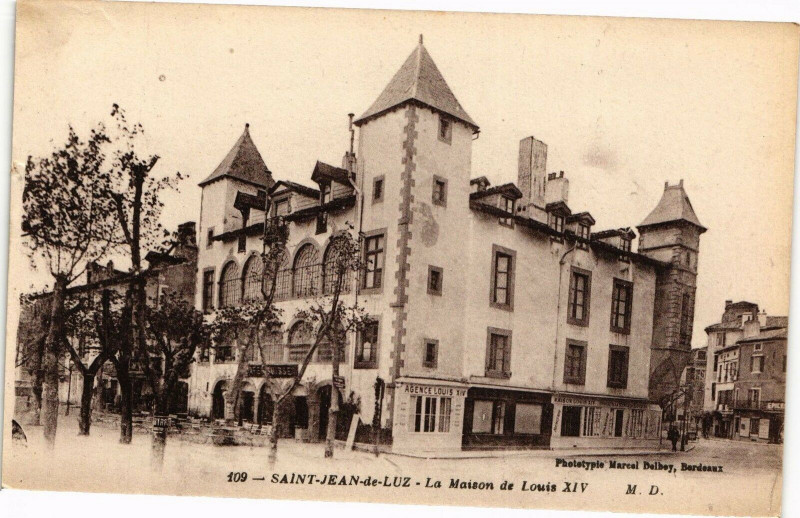 Carte postale ancienne Saint-Jean-de-Luz - La Maison de Louis Xiv à Saint-Jean-de-Luz