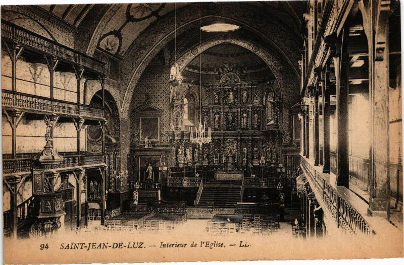 Carte postale ancienne Saint-Jean-de-Luz - Interieur de l'Eglise à Saint-Jean-de-Luz