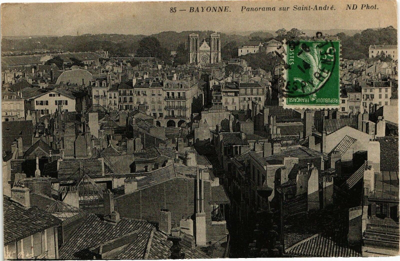 Carte postale ancienne Bayonne - Panorama sur Saint-Andre à Bayonne